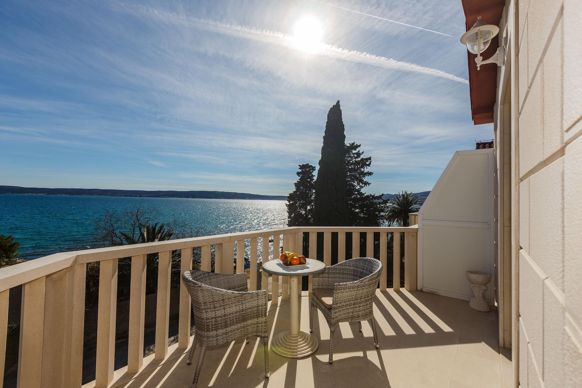 Hotel Villa Zarko Kaštel Stari Exteriör bild