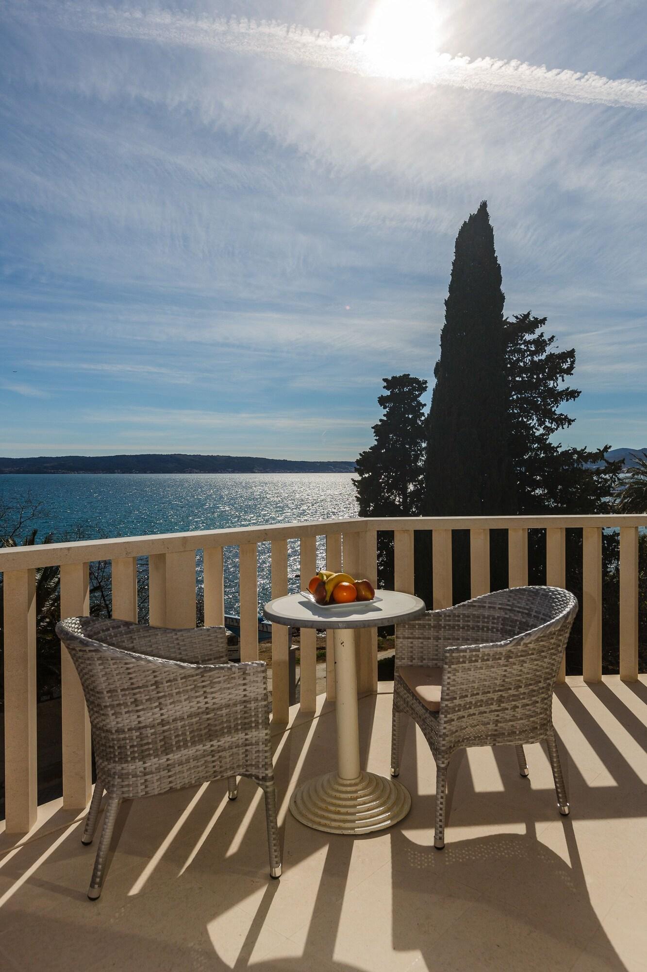 Hotel Villa Zarko Kaštel Stari Exteriör bild