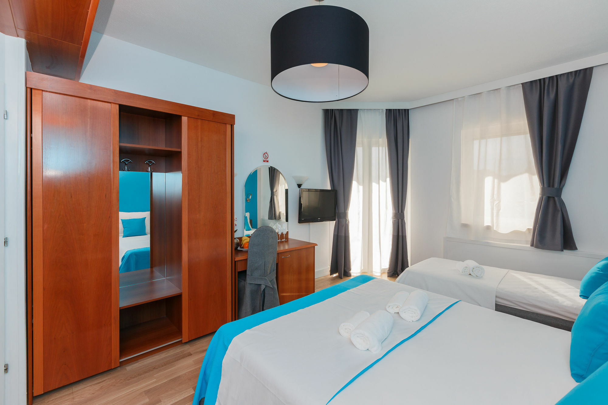 Hotel Villa Zarko Kaštel Stari Exteriör bild