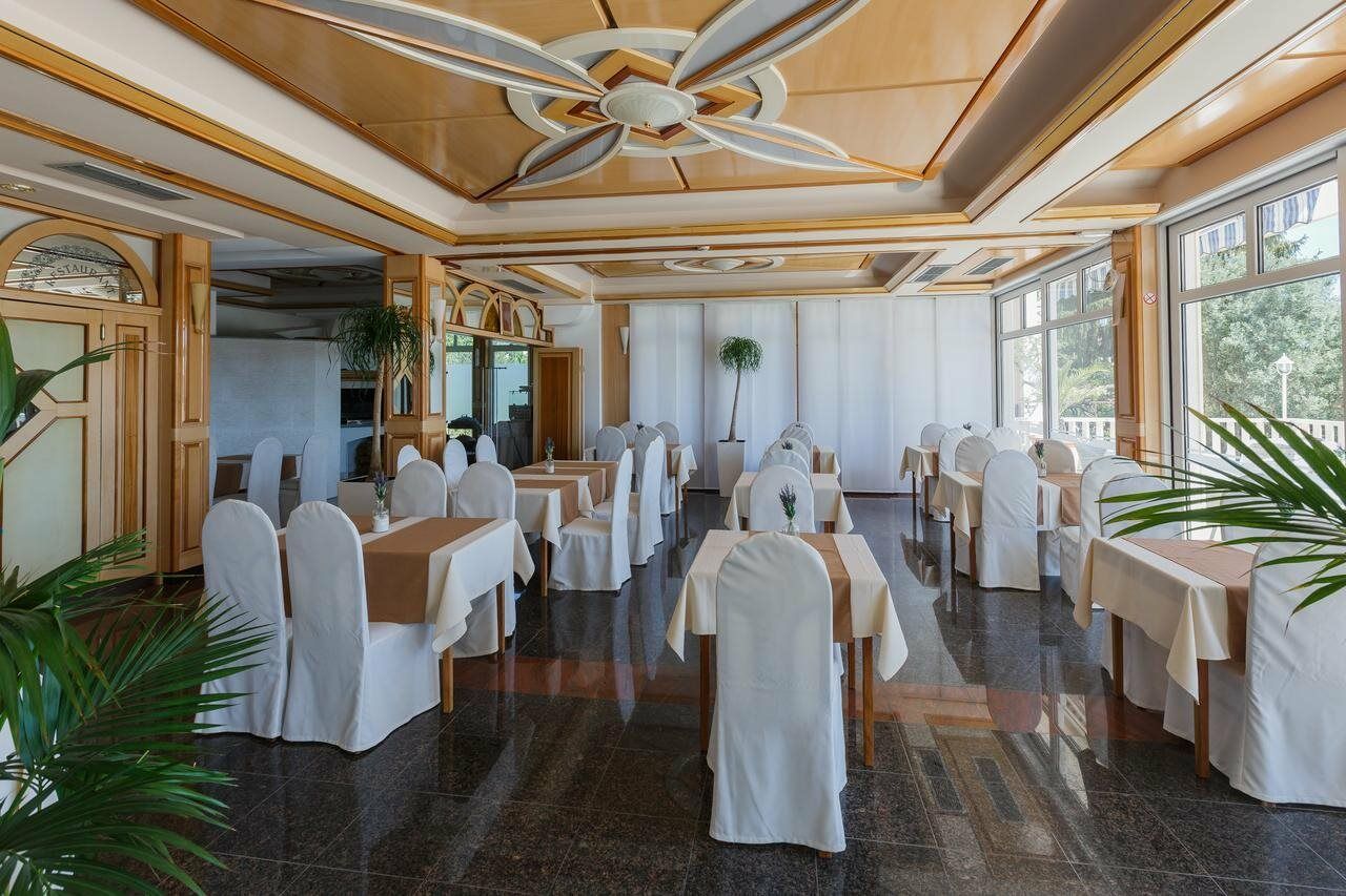 Hotel Villa Zarko Kaštel Stari Exteriör bild